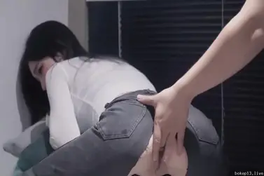 Bidadari nakal kasih main dua lubang sekaligus