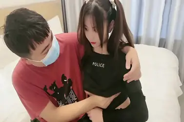 Dua Kakak Adik Cowok Ngentot Pas Ortu Pergi