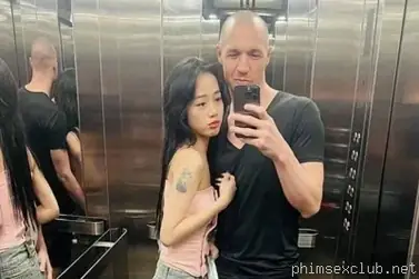 Gadis cantik ingin mencoba ayam Travelvids: Vagina ketat bercinta mengerang kesenangan