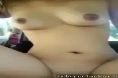 Genjot Memek Tembem Cewek Cantik Sampai Crott