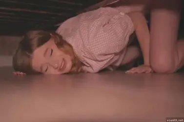 Menyelamatkan Adik Perempuan dengan Pantat Besar yang Terjebak lalu Dimasuki Terus